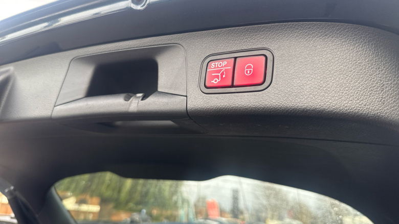 Mercedes-Benz GLA 220d 4Matic AMG Line Premium 5dr Auto Diesel Hatchback